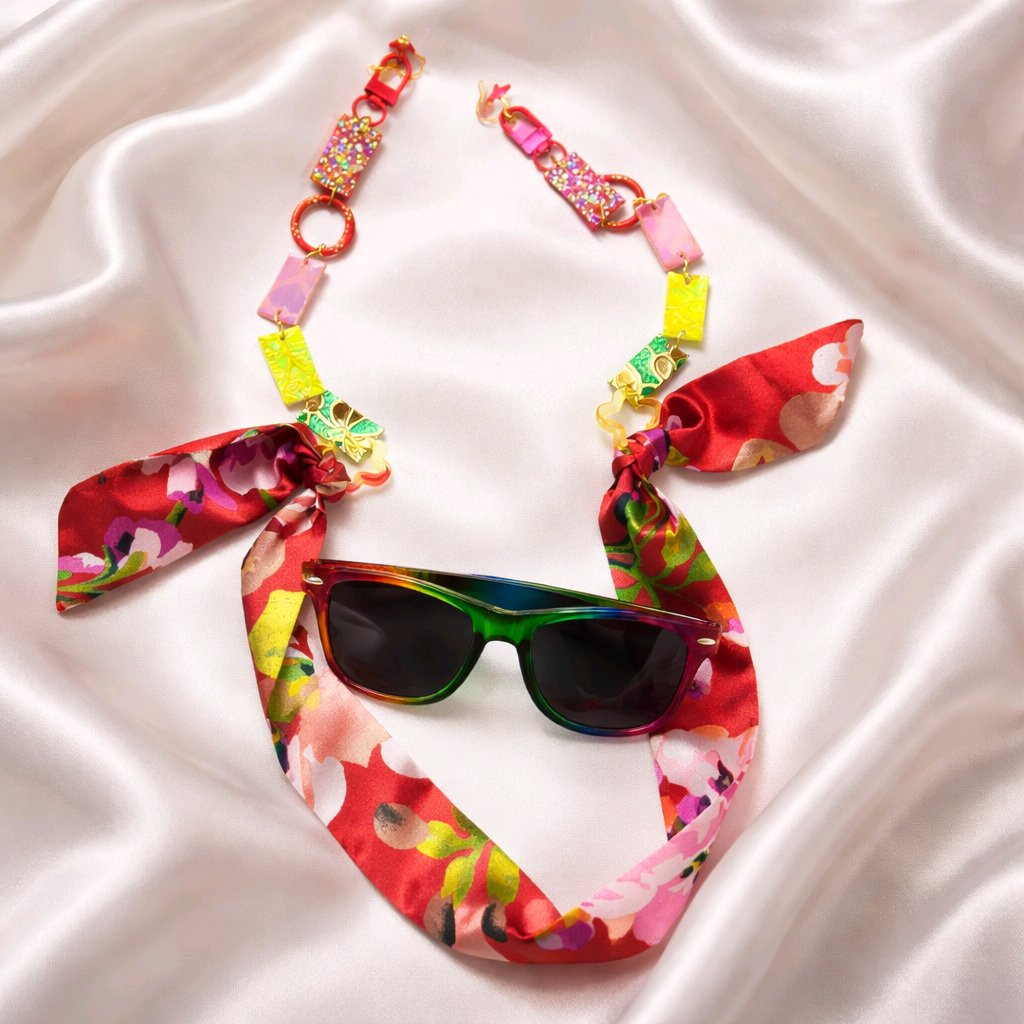 Marilyn - Red Flower Scarf Eyewear Chain - Shop Moxxc