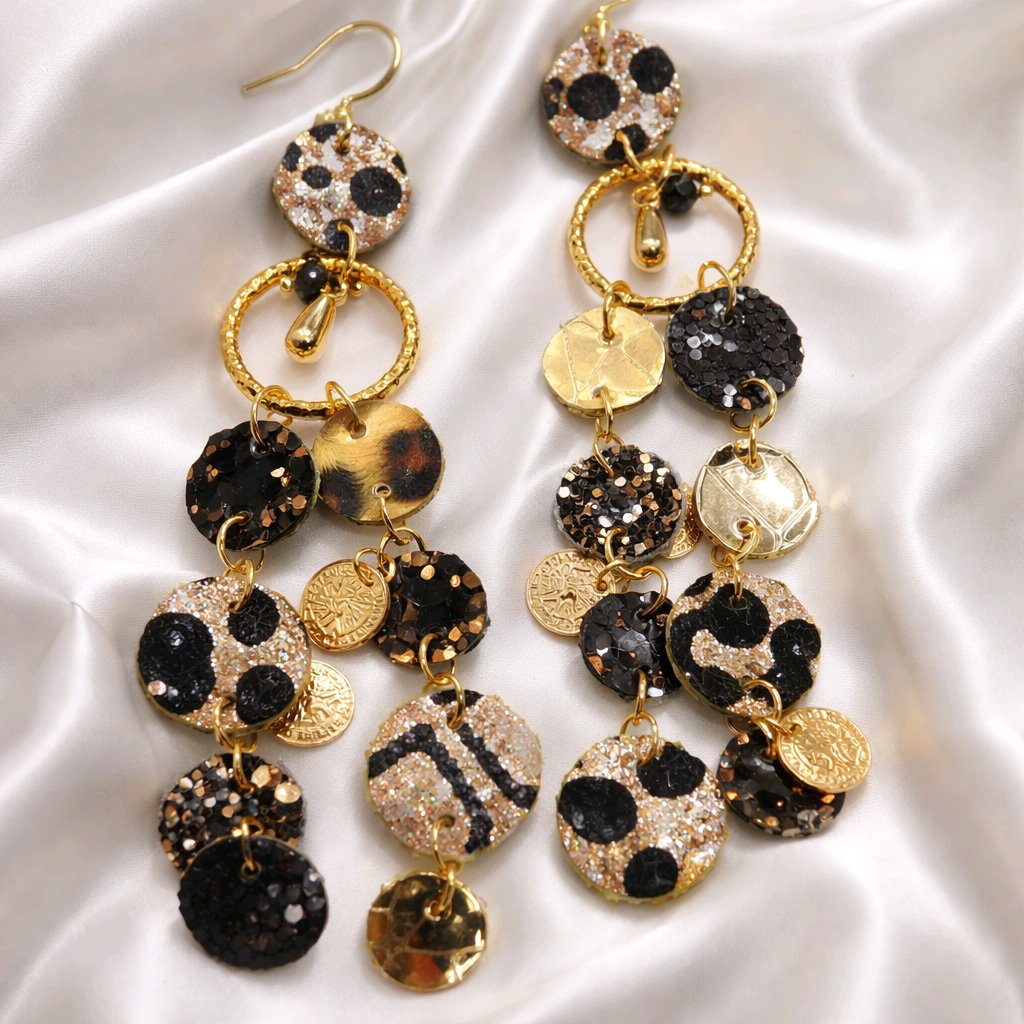 Anne - Black Gold Seashell Layered Necklace - Shop Moxxc