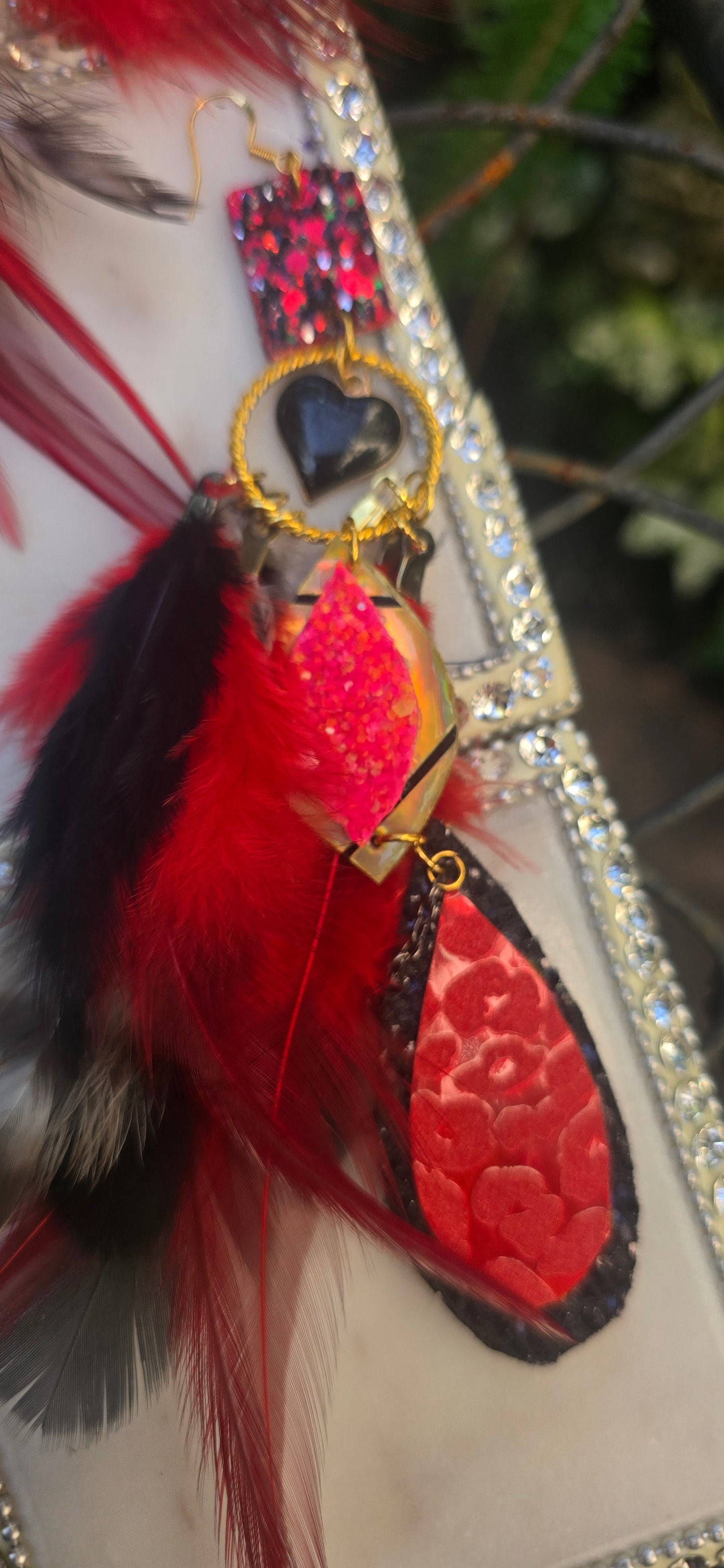 Feather - Shop Moxxc
