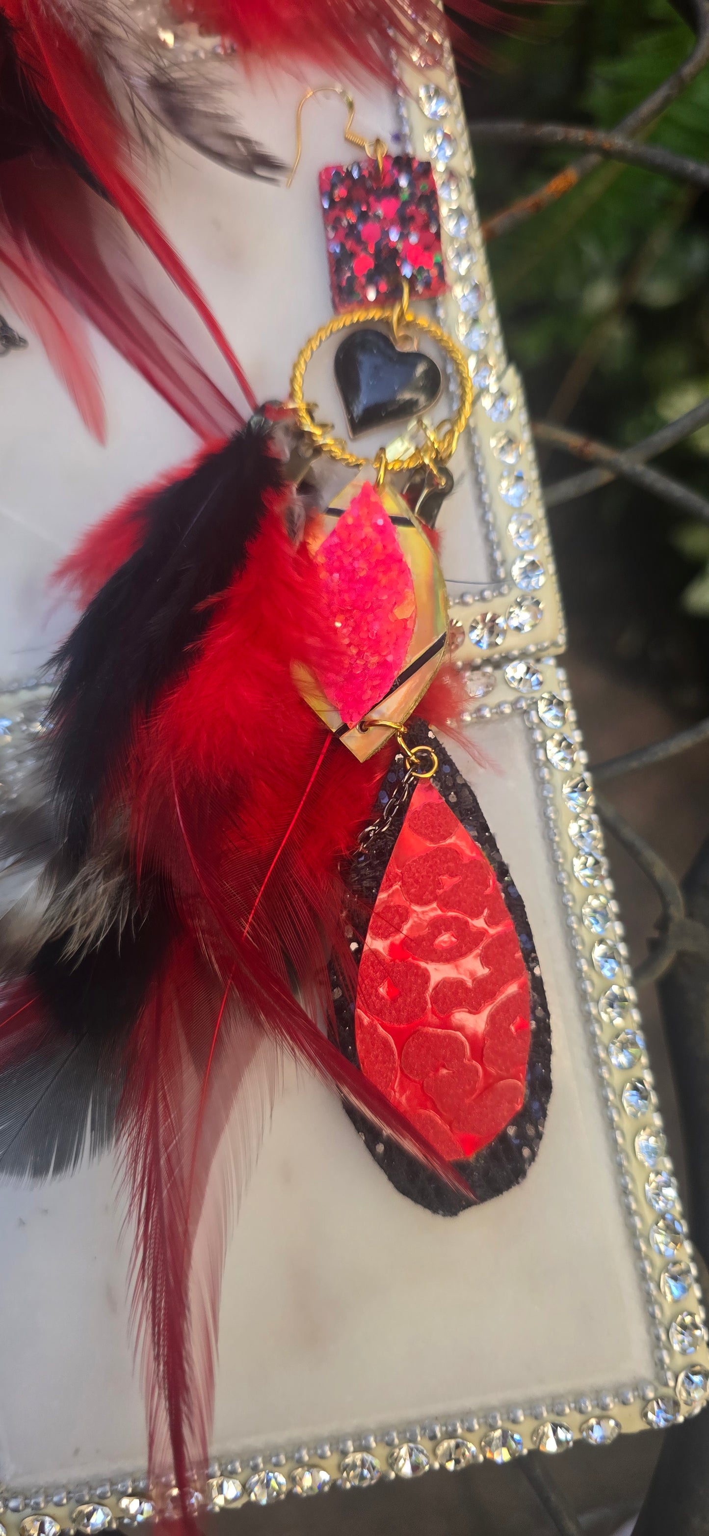Feather - Shop Moxxc