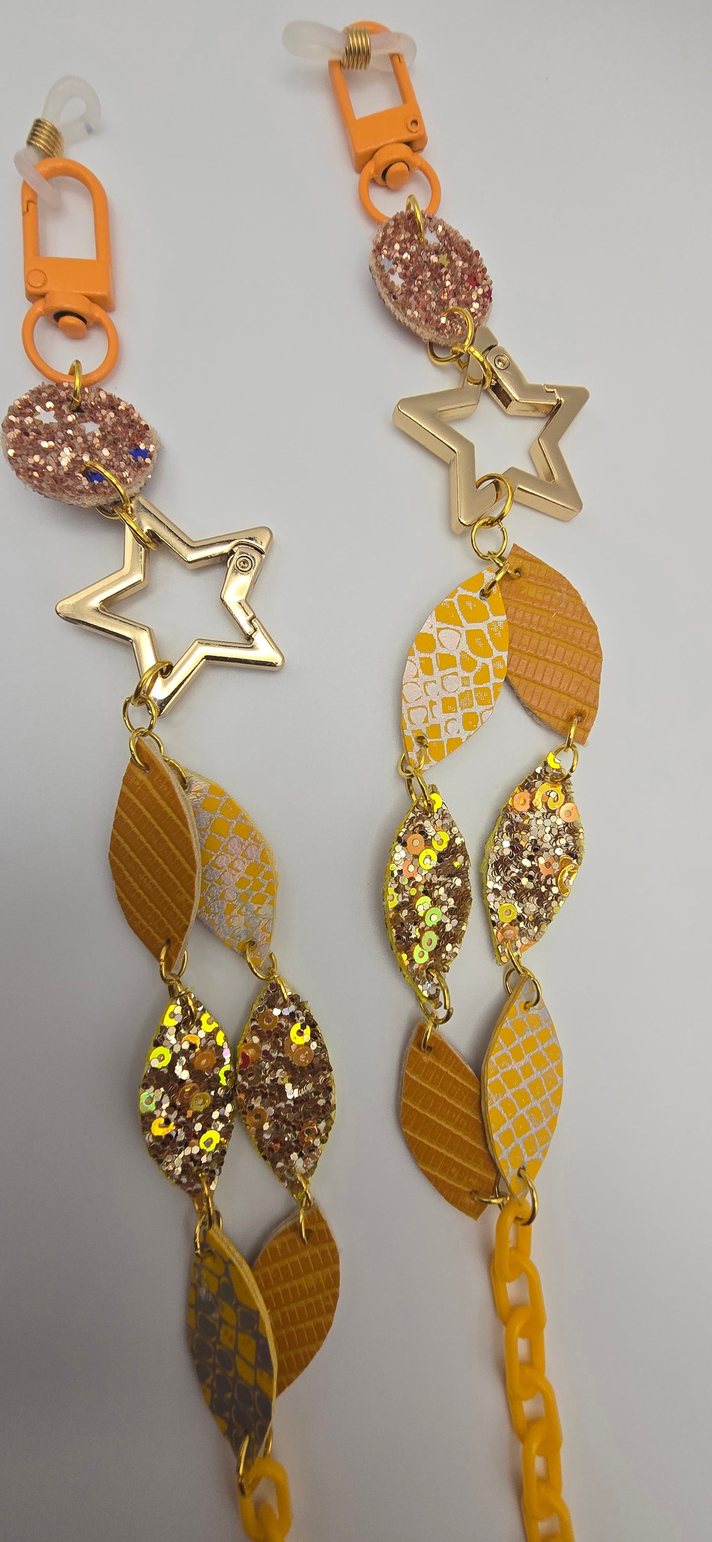 Nikki - Gold Glittery Eyewear Chains - Shop Moxxc
