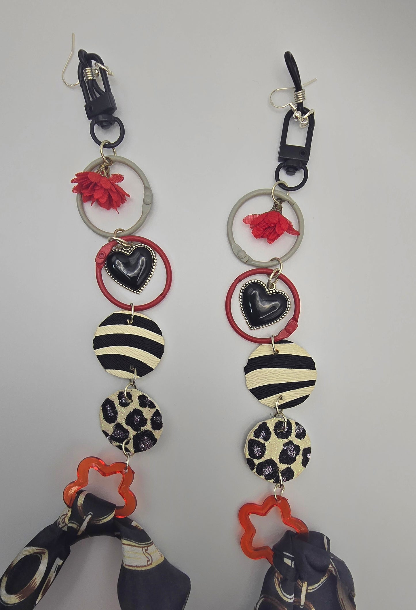 Lucy - Black Scarf Eyewear Chain - Shop Moxxc