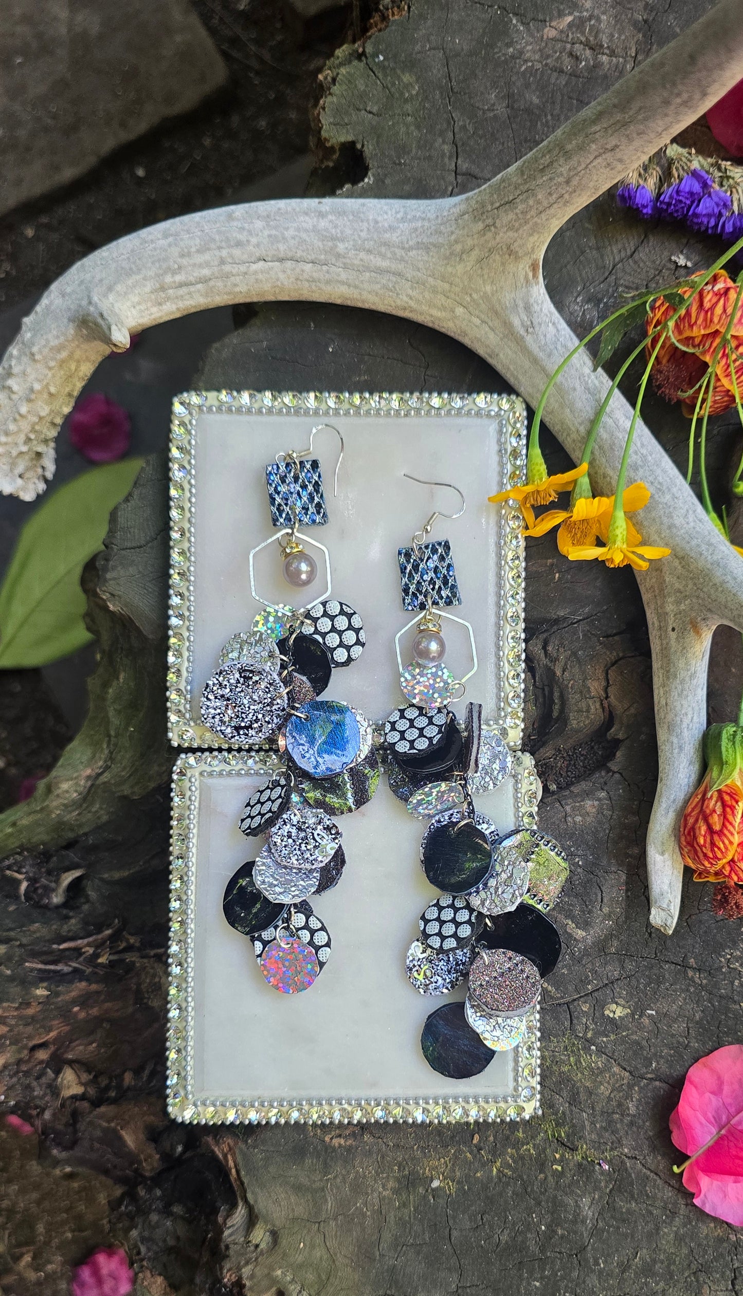 Krista - Black Polka-dot Round Earrings