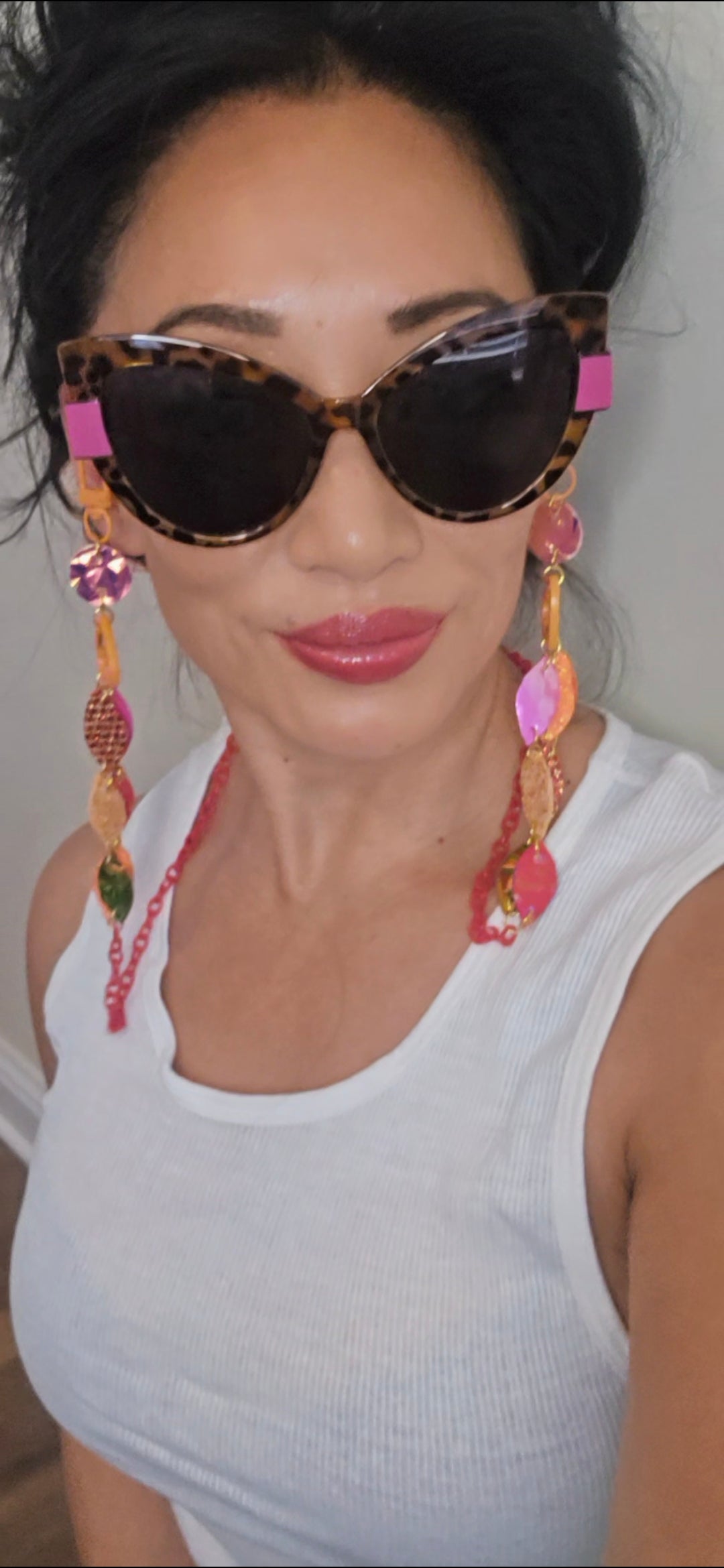 Josie - Multicolored Pink Eyewear Chain