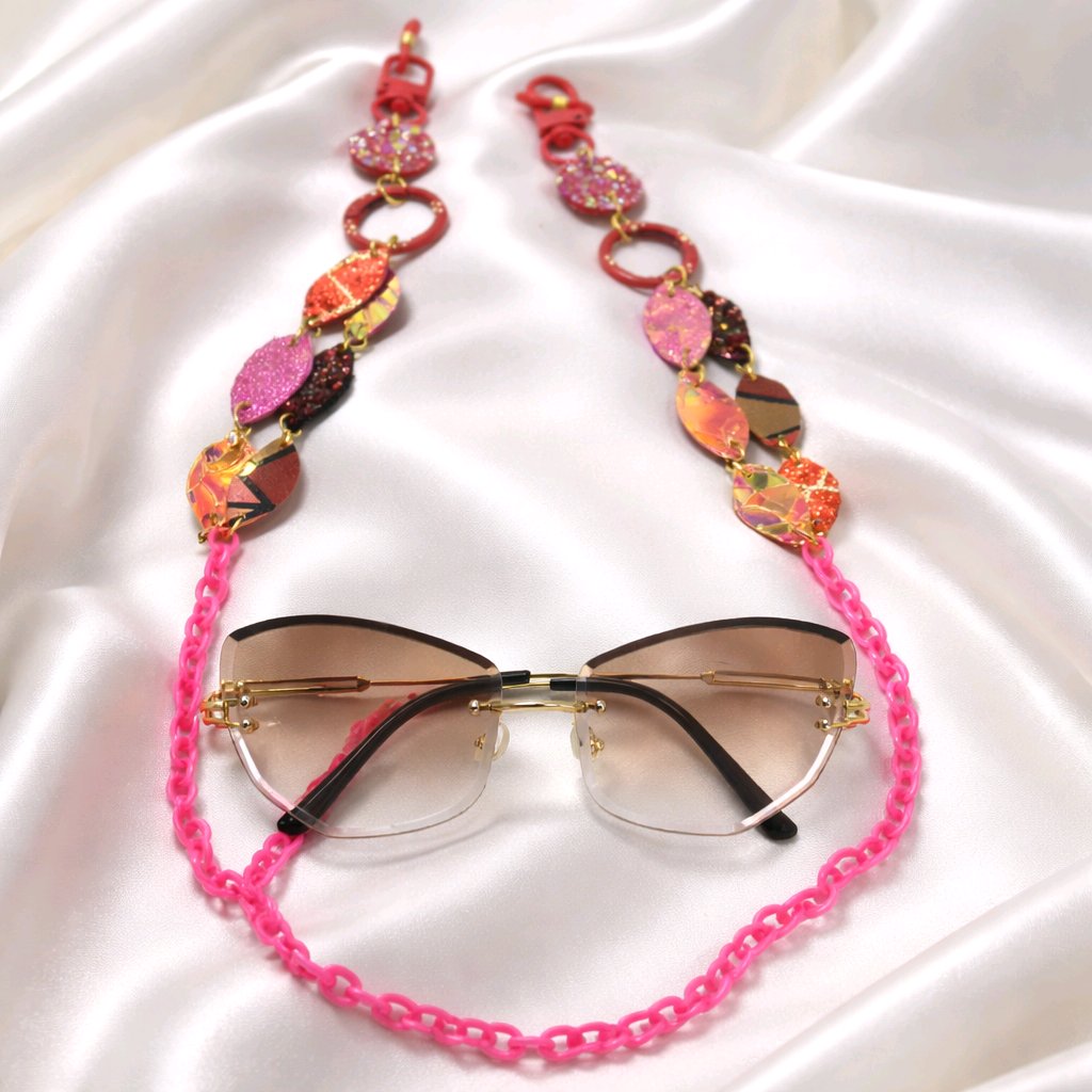 Kelsey - Red Glittery Eyewear Chain - Shop Moxxc