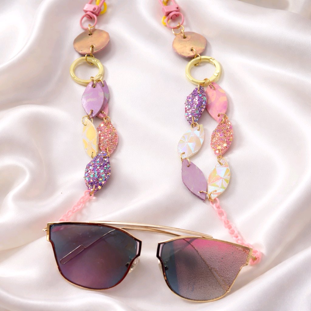Nooshin - Pastel Pink Eyewear Chain - Shop Moxxc