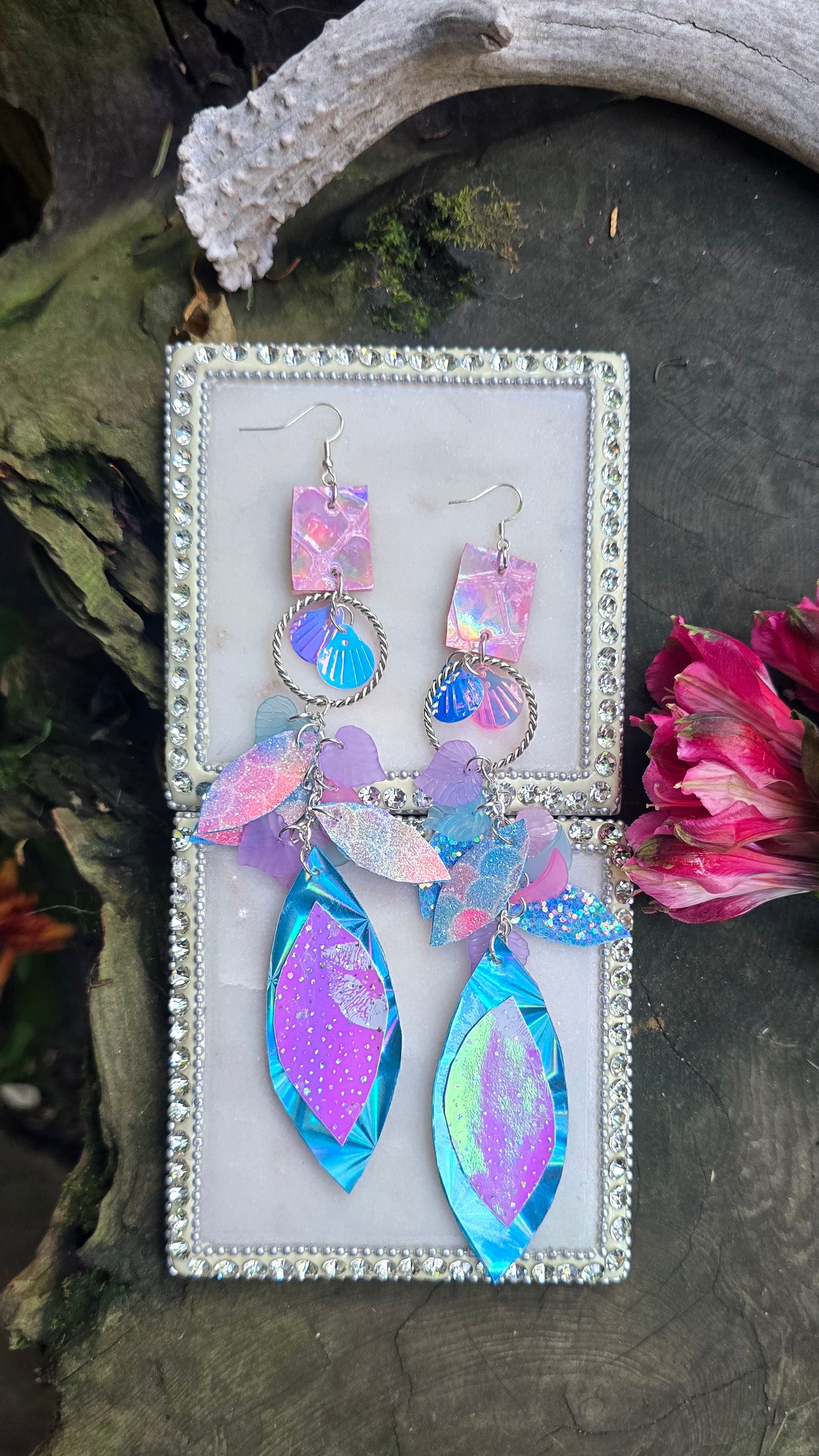 Jasmine - Pastel Lip Teardrop Chandelier Earrings - Shop Moxxc