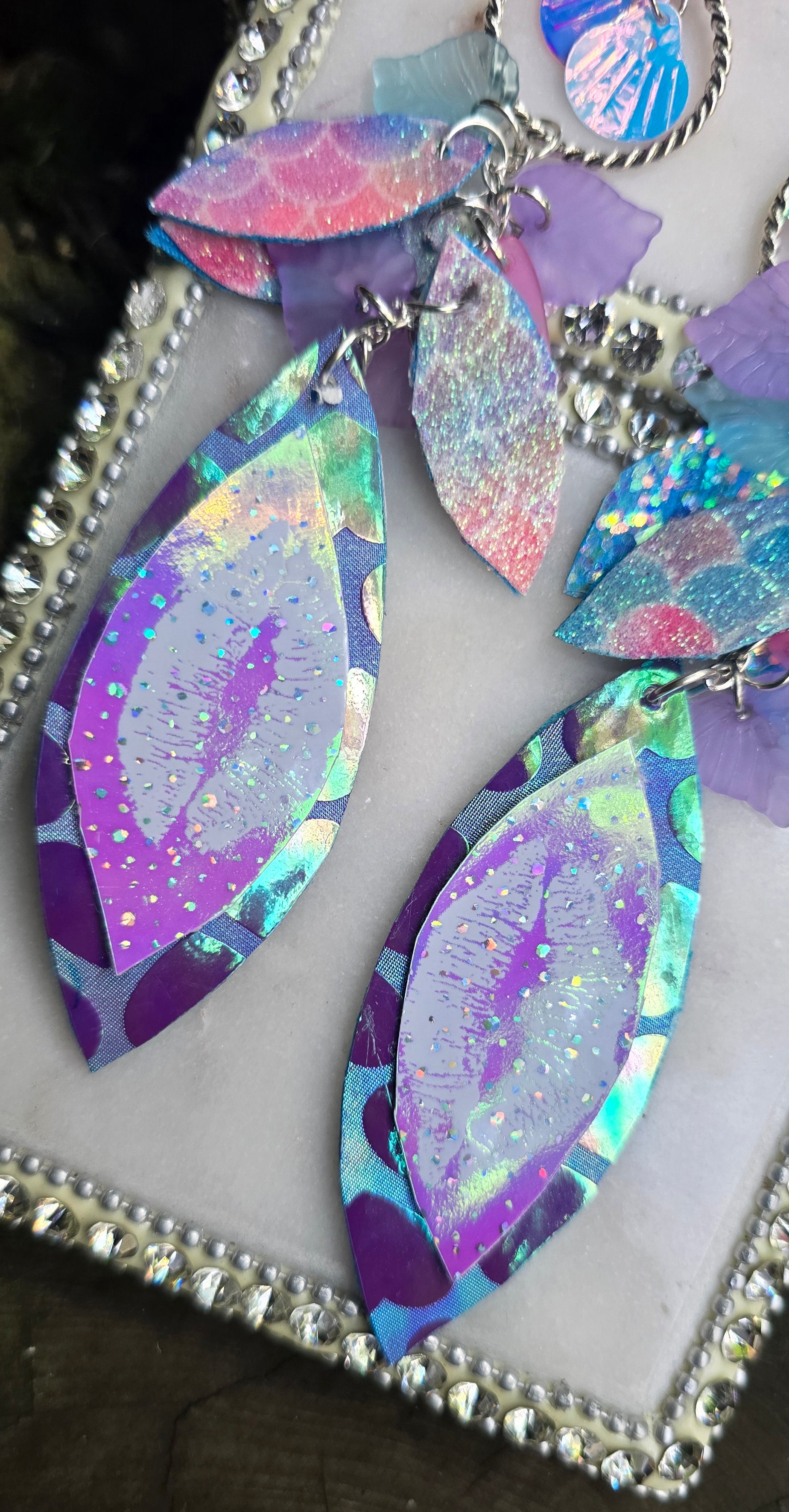 Jasmine - Pastel Lip Teardrop Chandelier Earrings - Shop Moxxc