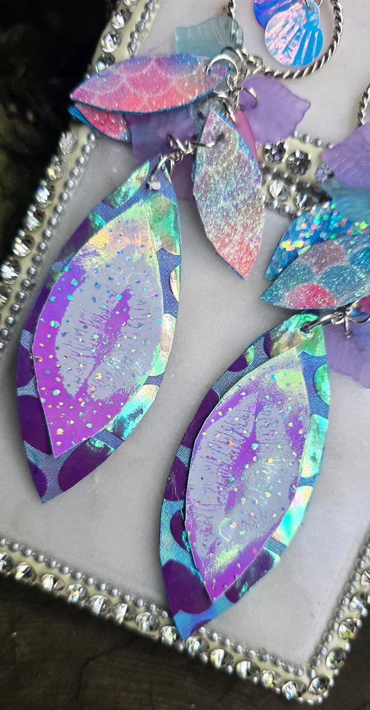 Jasmine - Pastel Lip Teardrop Chandelier Earrings - Shop Moxxc