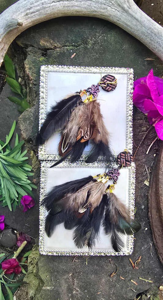 Debbie - Neutral Short Feather Earrings - Shop Moxxc