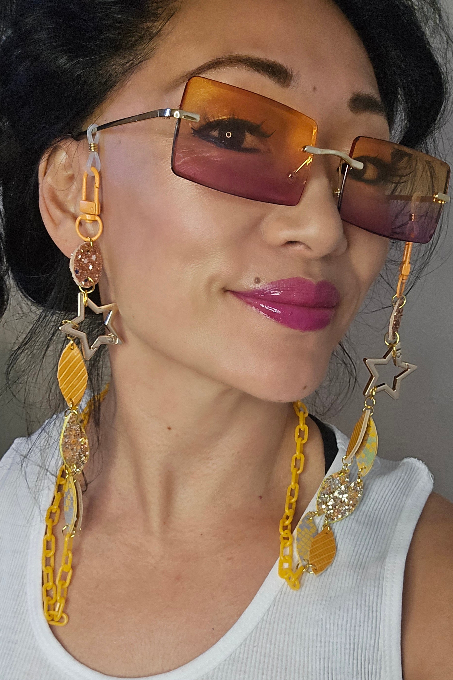 Nikki - Gold Glittery Eyewear Chains - Shop Moxxc