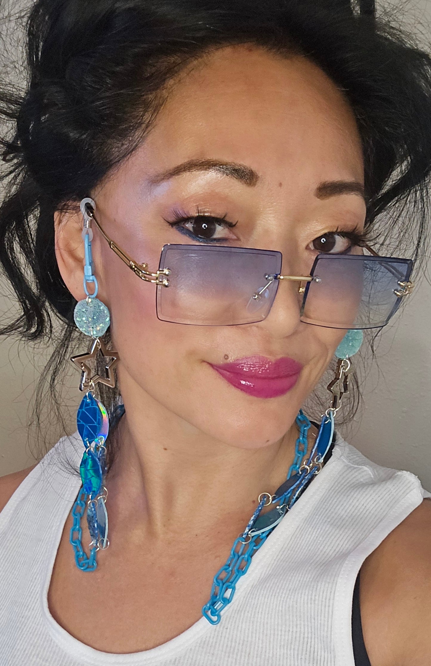 Paula - Beautiful Blue Eyewear Chain - Shop Moxxc