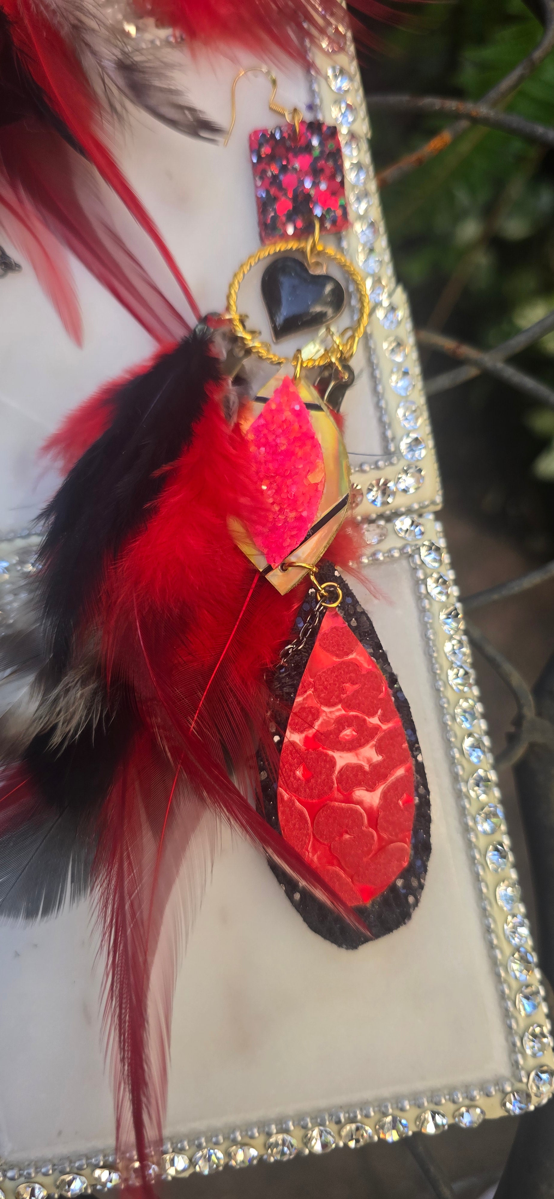 Feather - Shop Moxxc