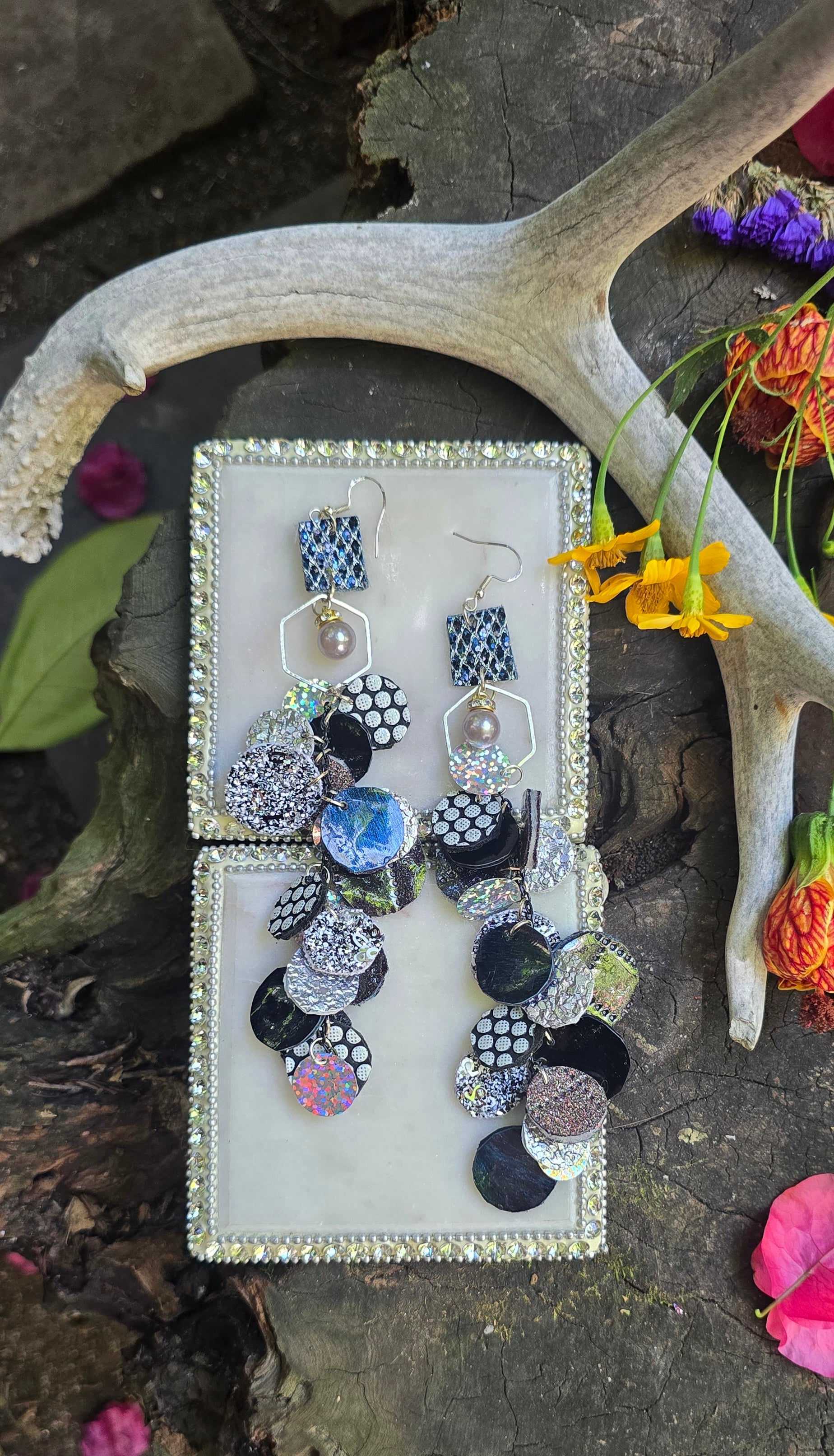 Krista - Black Polka-dot Round Earrings