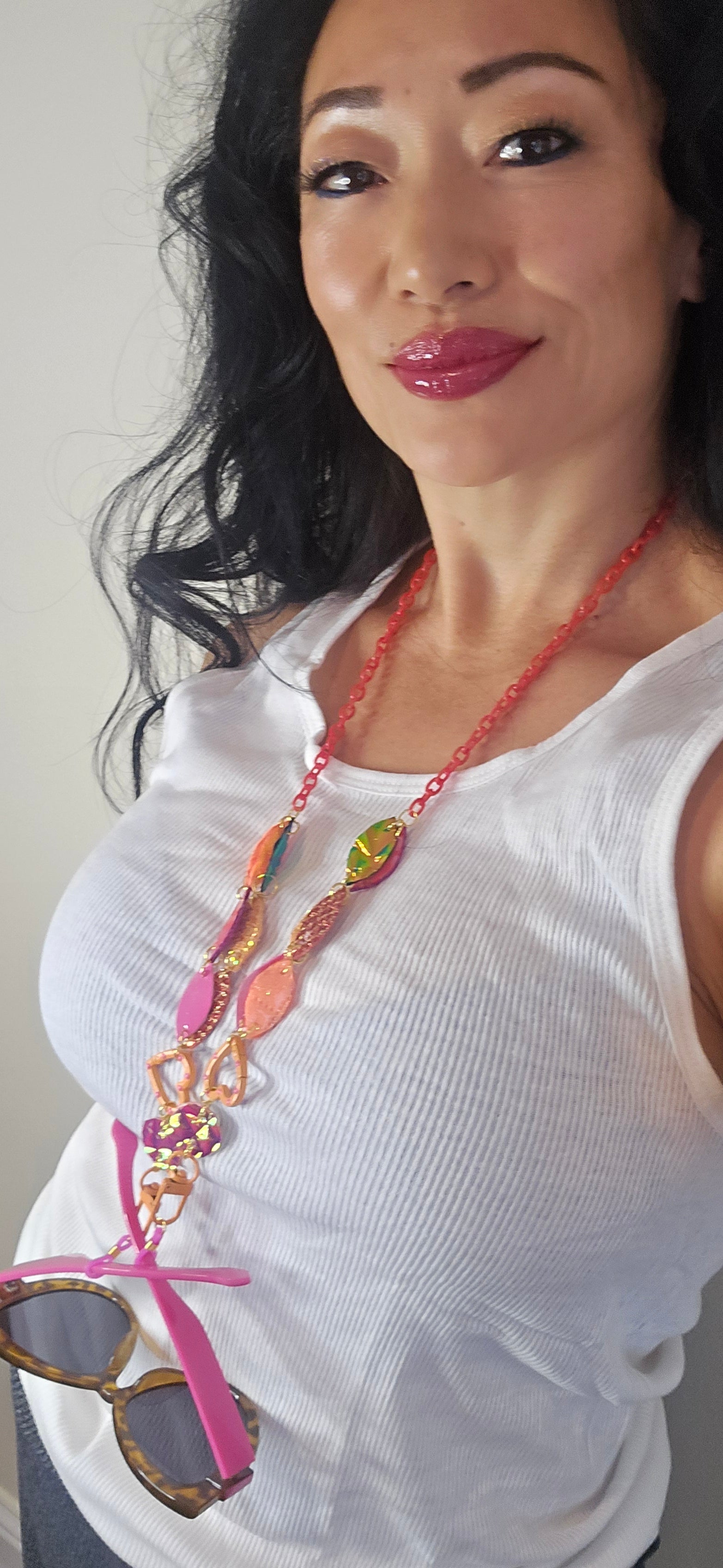 Josie - Multicolored Pink Eyewear Chain
