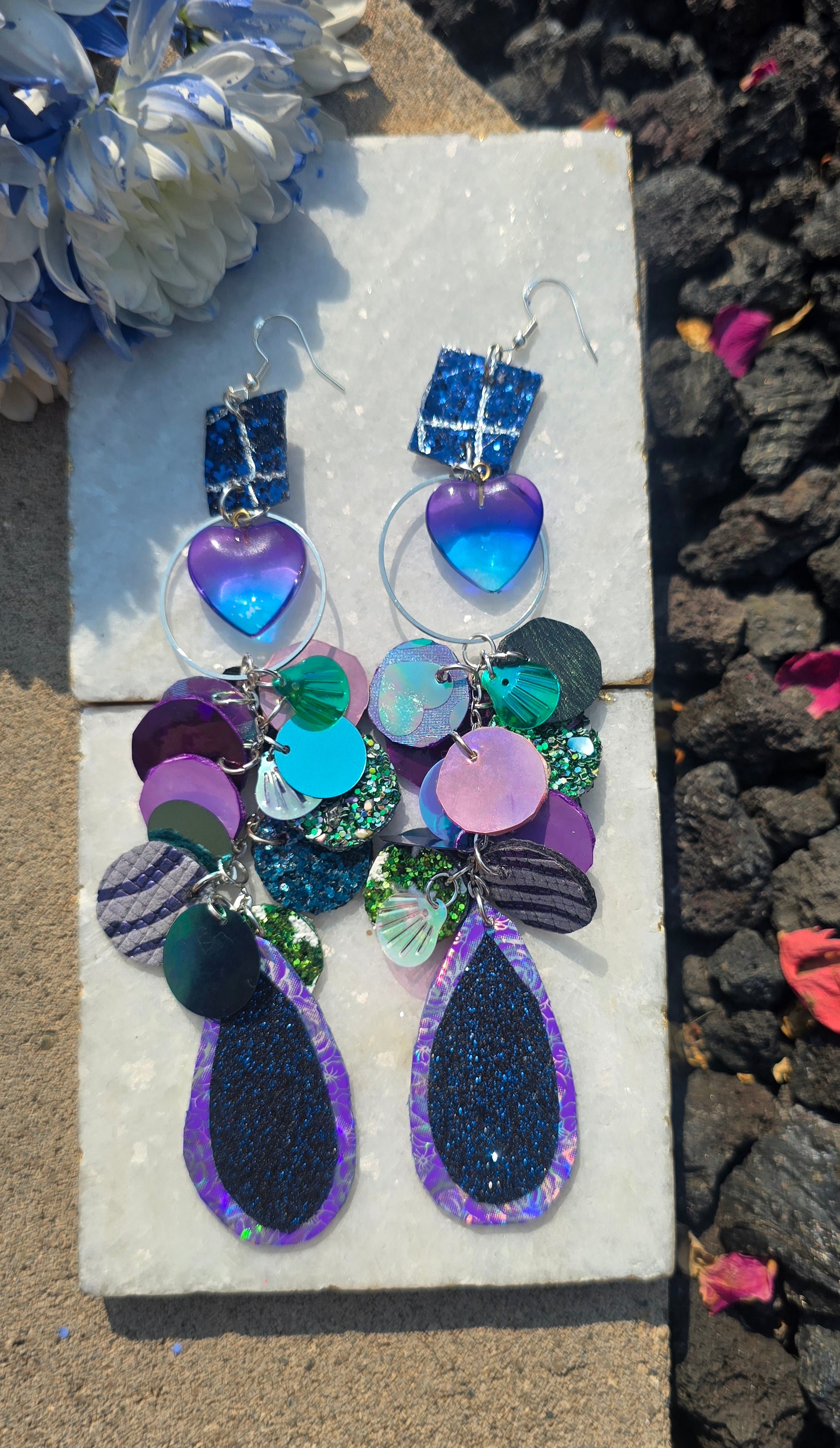 Lasy - Purple Heart Dangle Earrings